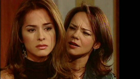 Sarita se decepciona con su madre y Fernando y empieza a ver a los hermanos Reyes con otros ojos