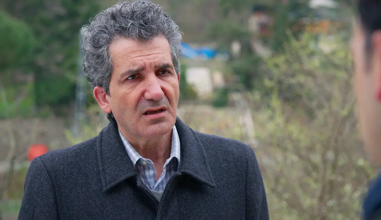 Orhan intenta reconciliarse con Oğulcan sin mucho éxito