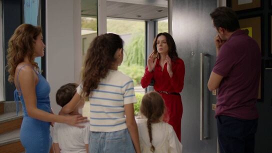 Tilsim, Deniz y Selin rechazan a su madre Karsu