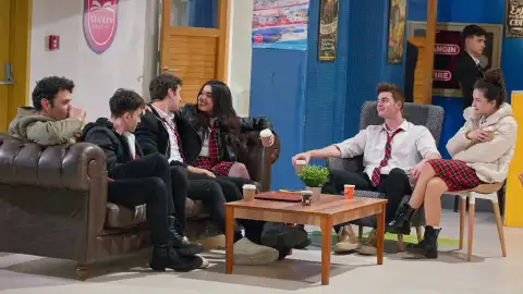 Aybike y Süsen aceptan las disculpas de sus compañeros de fútbol Aybike y Süsen aceptan las disculpas de sus compañeros de fútbol