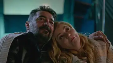 Akif cree que le quedan pocos meses de vida, saca su lado más amable y confiesa a Nebahat todos sus pecados Akif cree que le quedan pocos meses de vida, saca su lado más amable y confiesa a Nebahat todos sus pecados