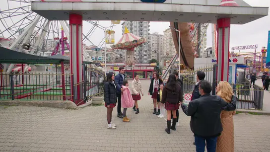 Akif se lleva a los alumnos del Ataman a un parque de atracciones Akif se lleva a los alumnos del Ataman a un parque de atracciones