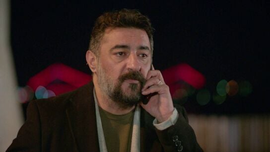 Akif, en la cuerda floja: la carta con su confesi&oacute;n puede llegar a manos de &Ouml;mer 