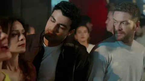 Los celos de Bora le juega una mala pasada Los celos de Bora le juega una mala pasada