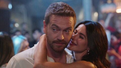 La prima de Irmak despliega todas sus armas para conquistar a Bora