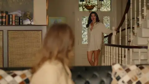 Ayça despierta los celos de Karsu Ayça despierta los celos de Karsu