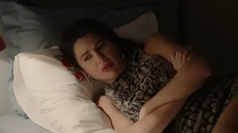 Ayça se queda con las ganas de pasar una noche de pasión con Bora Ayça se queda con las ganas de pasar una noche de pasión con Bora