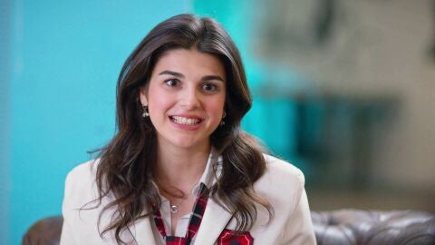 Cansu quiere que Ayaz le dé clases particulares de química