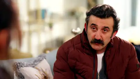 Reha le pide disculpas a Karsu, le concede la custodia de los niños y abandona Estambul Reha le pide disculpas a Karsu, le concede la custodia de los niños y abandona Estambul