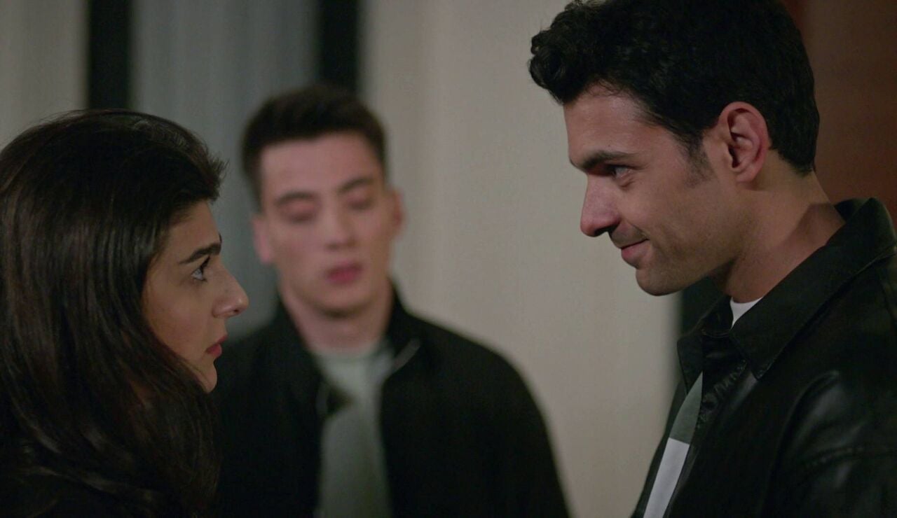 Ayaz hiere a Sarp donde m&aacute;s le duele: pide salir a Cansu delante de &eacute;l 