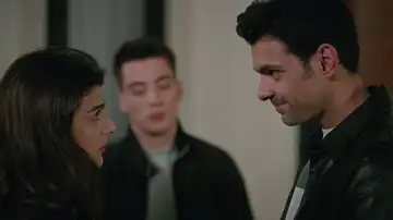 Ayaz hiere a Sarp donde más le duele: pide salir a Cansu delante de él Ayaz hiere a Sarp donde más le duele: pide salir a Cansu delante de él