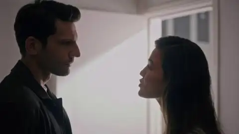 Secretos de familia - Ilgaz pide a Ceylin que defienda a su hermano Secretos de familia - Ilgaz pide a Ceylin que defienda a su hermano