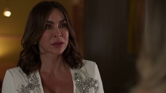 Velvet el nuevo imperio - Cristina le dice a Valeria que la muerte de Benjamín fue culpa de Alberto