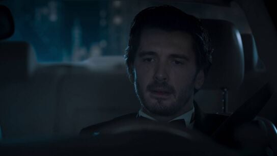 Velvet el nuevo imperio - Ana y Alberto sufren un accidente mientras iban al aeropuerto