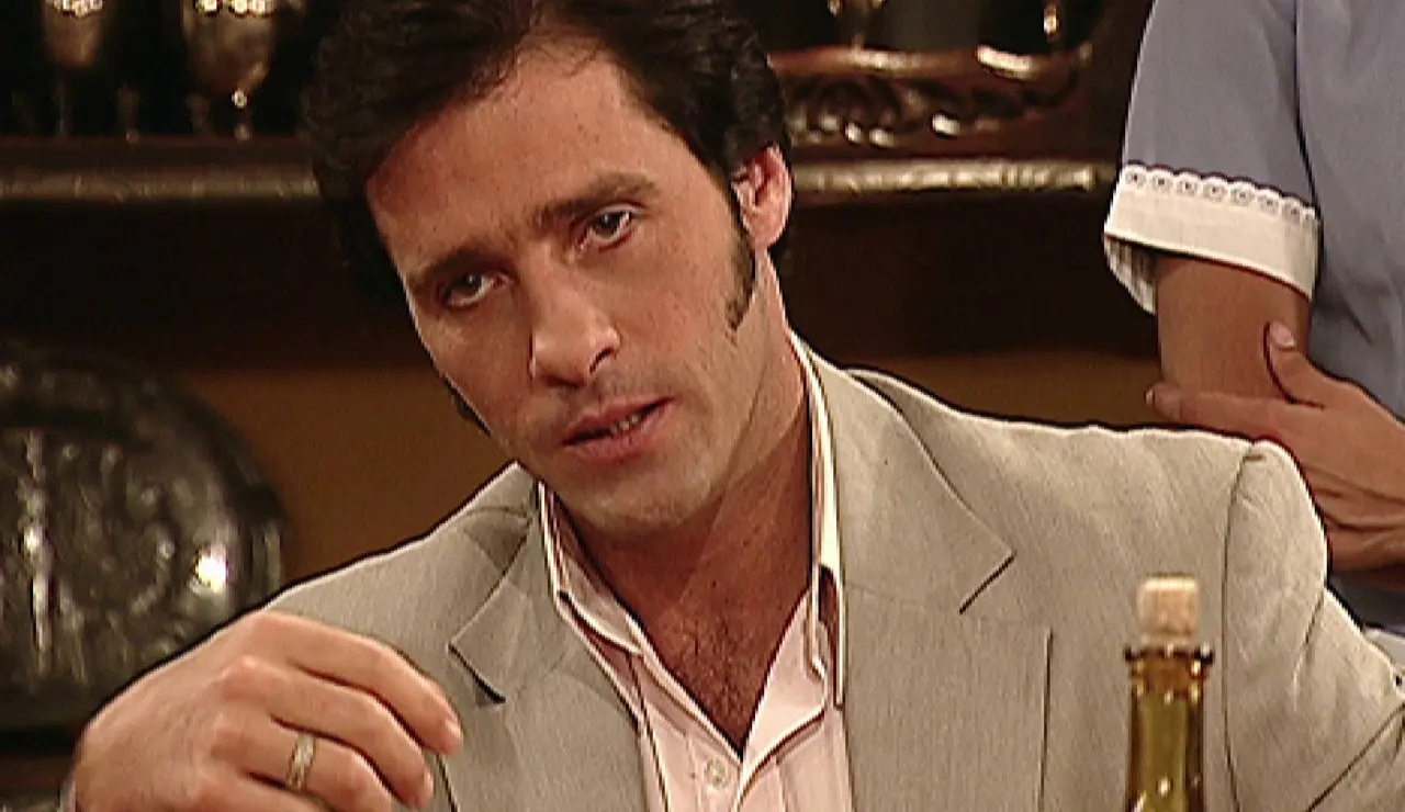 Pasión de gavilanes - Fernando vuelve de luna miel convertido en el rey de la Hacienda