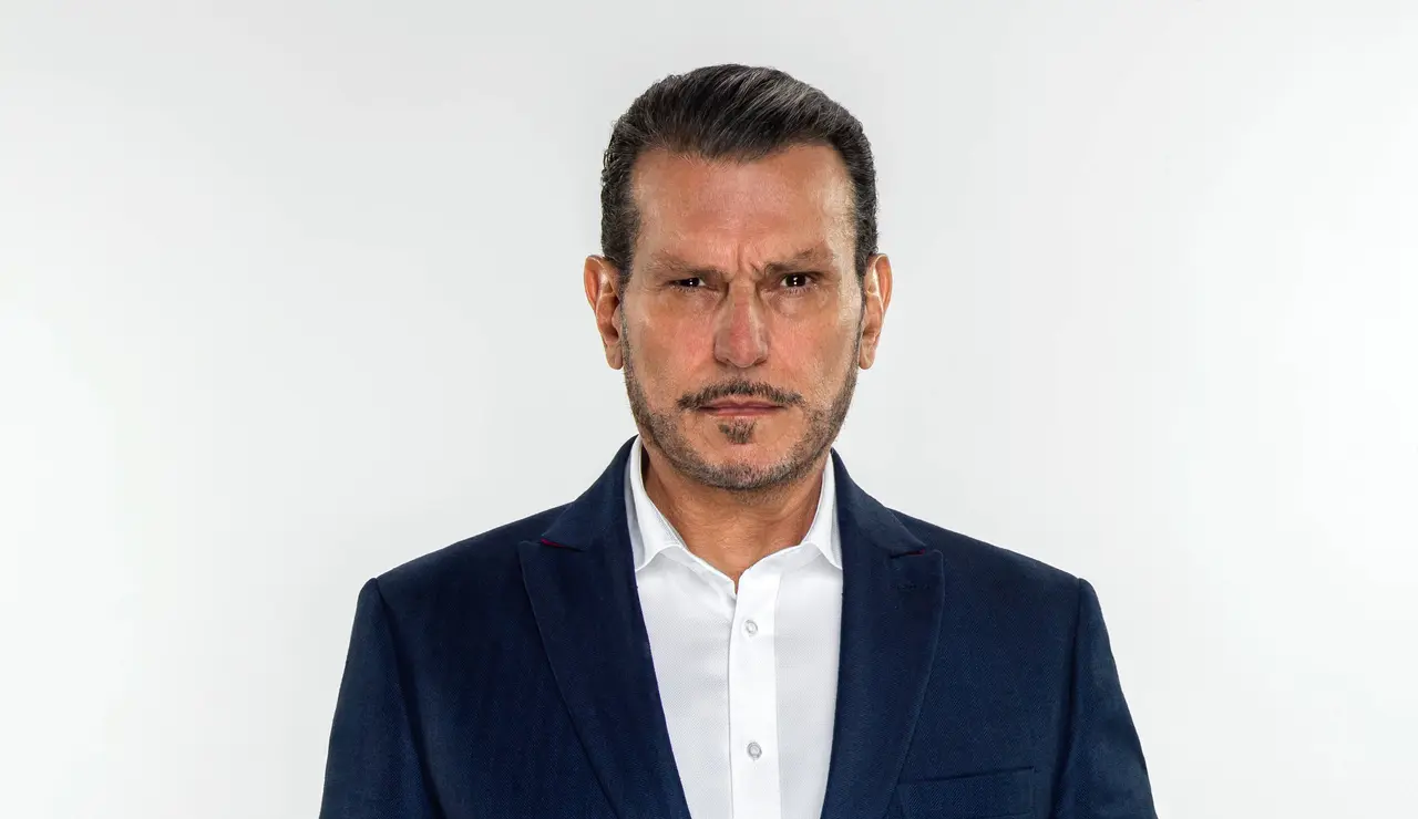 El poder y la falta de escrúpulos de Ramsés Torrenegro lo convierten en una amenaza constante para todos lo que se cruzan en su camino