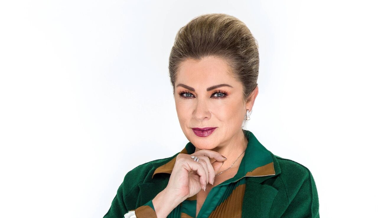 Josefa Aizpuru es la matriarca de los Torrenegro que protege el orden familiar a cualquier precio