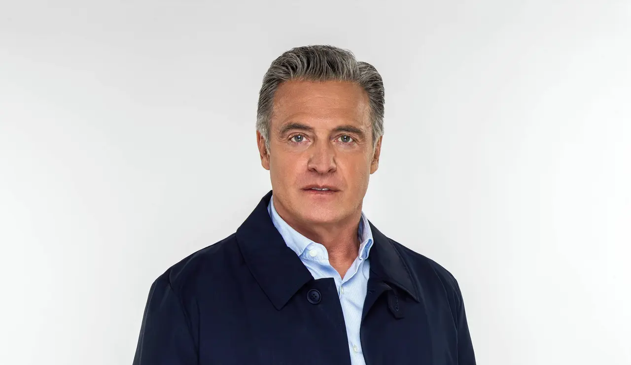 Apolo Torrenegro es el hermano de Ramsés que regresa para reabrir viajas heridas