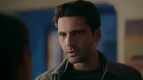 Secretos de familia - Ilgaz le dice a Ceylin que se case con él Secretos de familia - Ilgaz le dice a Ceylin que se case con él