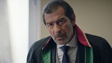 Secretos de familia - Engin, el principal sospechoso, acusa a su padre Yekta de matar a Inci