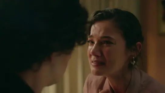 Secretos de familia - Ceylin no puede creer que su mejor amigo Engin haya matado a su hermana Secretos de familia - Ceylin no puede creer que su mejor amigo Engin haya matado a su hermana