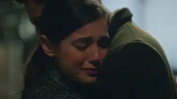 Secretos de familia - Ilgaz se refugia en Ilgaz, que tiene que contarle un horrible secreto Secretos de familia - Ilgaz se refugia en Ilgaz, que tiene que contarle un horrible secreto