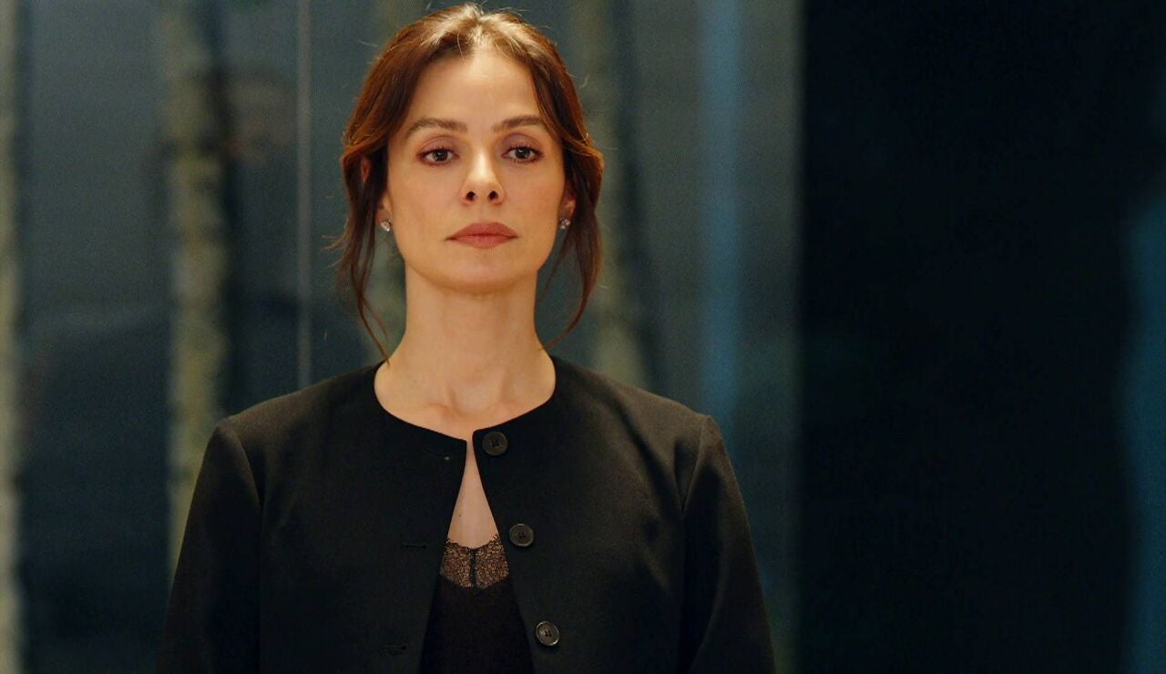 Sube la tensi&oacute;n entre Karsu y la madre de Bora: se pelean y &eacute;l da la cara por su mujer