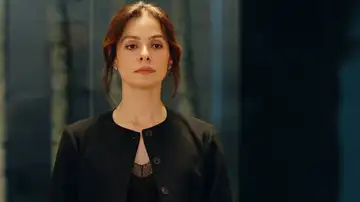 Sube la tensión entre Karsu y la madre de Bora: se pelean y él da la cara por su mujer Sube la tensión entre Karsu y la madre de Bora: se pelean y él da la cara por su mujer