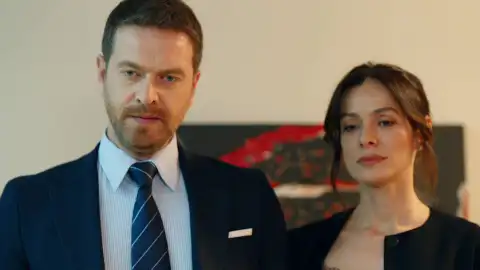 Bora defiende a Karsu ante su madre Bora defiende a Karsu ante su madre