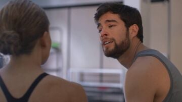 Adri&aacute;n revela a Leona que sus hijos siguen con vida, pero calla la verdad sobre uno de ellos