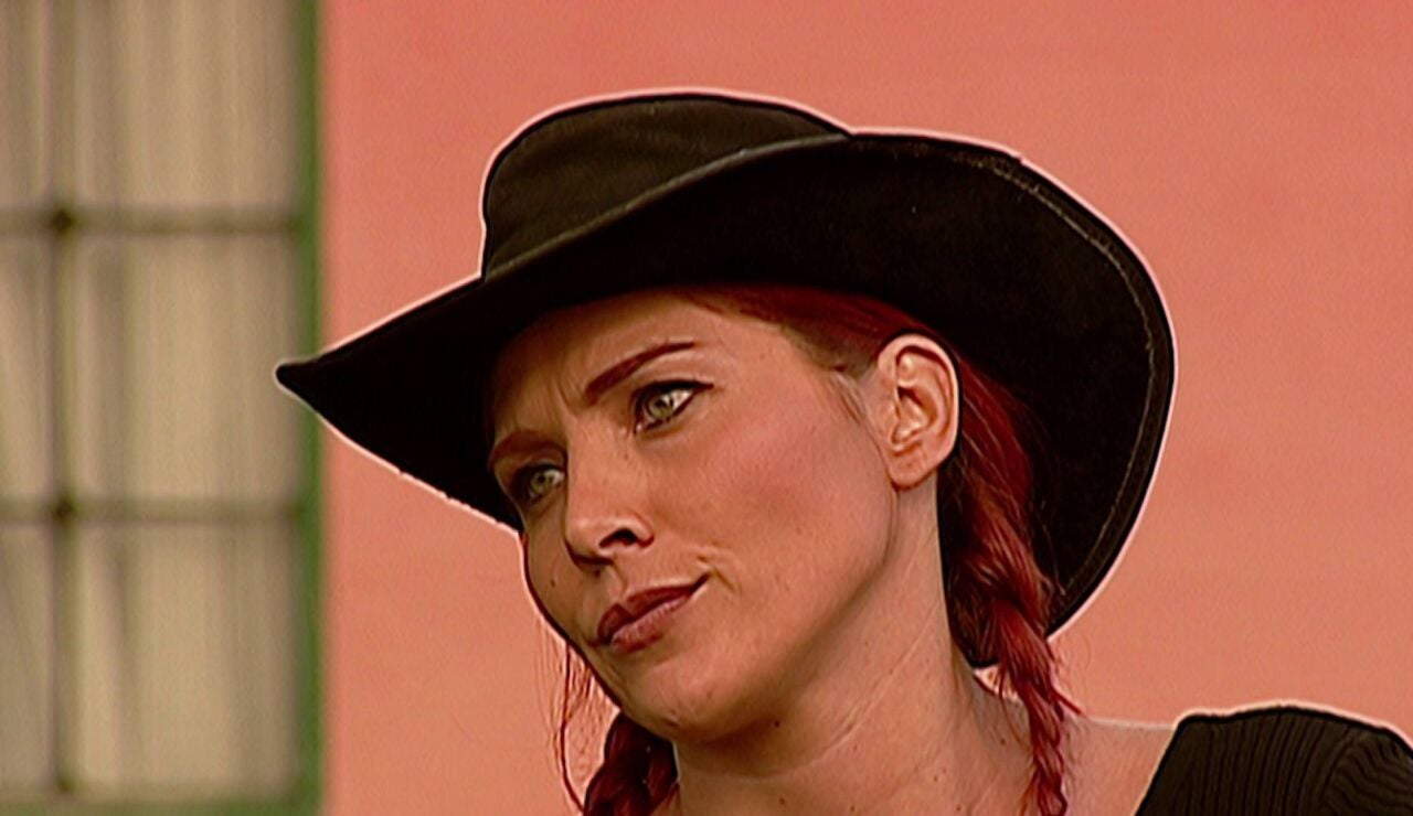 Pasi&oacute;n de gavilanes - D&iacute;nora planea atentar en la boda de Juan y Norma