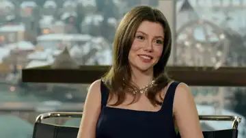 Un viejo amor de Bora amenaza la felicidad de Karsu Un viejo amor de Bora amenaza la felicidad de Karsu