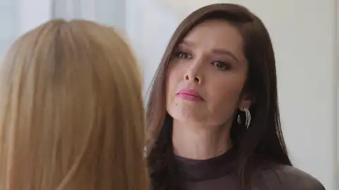 Columba le hace la vida imposible a Leona en su primer día de trabajo Columba le hace la vida imposible a Leona en su primer día de trabajo