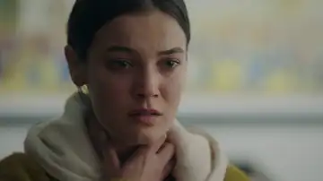 Secretos de familia - El cadáver de Engin aparece en el bosque y Ceylin es la principal sospechosa Secretos de familia - El cadáver de Engin aparece en el bosque y Ceylin es la principal sospechosa