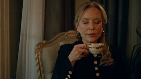 Amor sin límite - Nazan sigue malmetiendo sobre Karsu