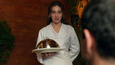 Ela despierta el interés de Civan 