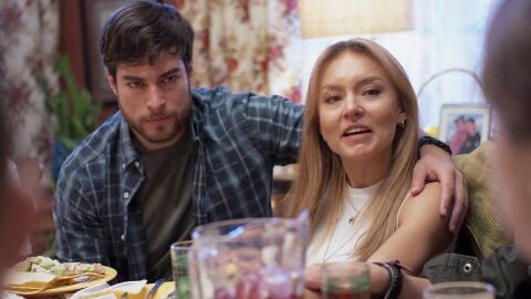 Leona se emociona al recordar a sus hijos 