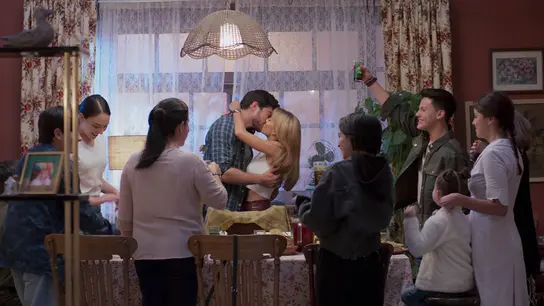 Inesperada declaración de amor de David a Leona frente a sus familiares Inesperada declaración de amor de David a Leona frente a sus familiares