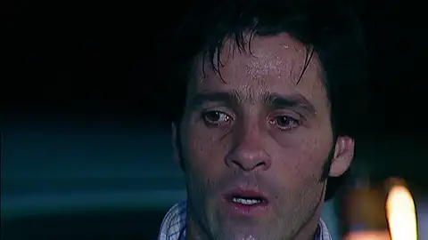 Fernando cree haber acabado con la vida de Martín, pero está muy equivocado Fernando cree haber acabado con la vida de Martín, pero está muy equivocado