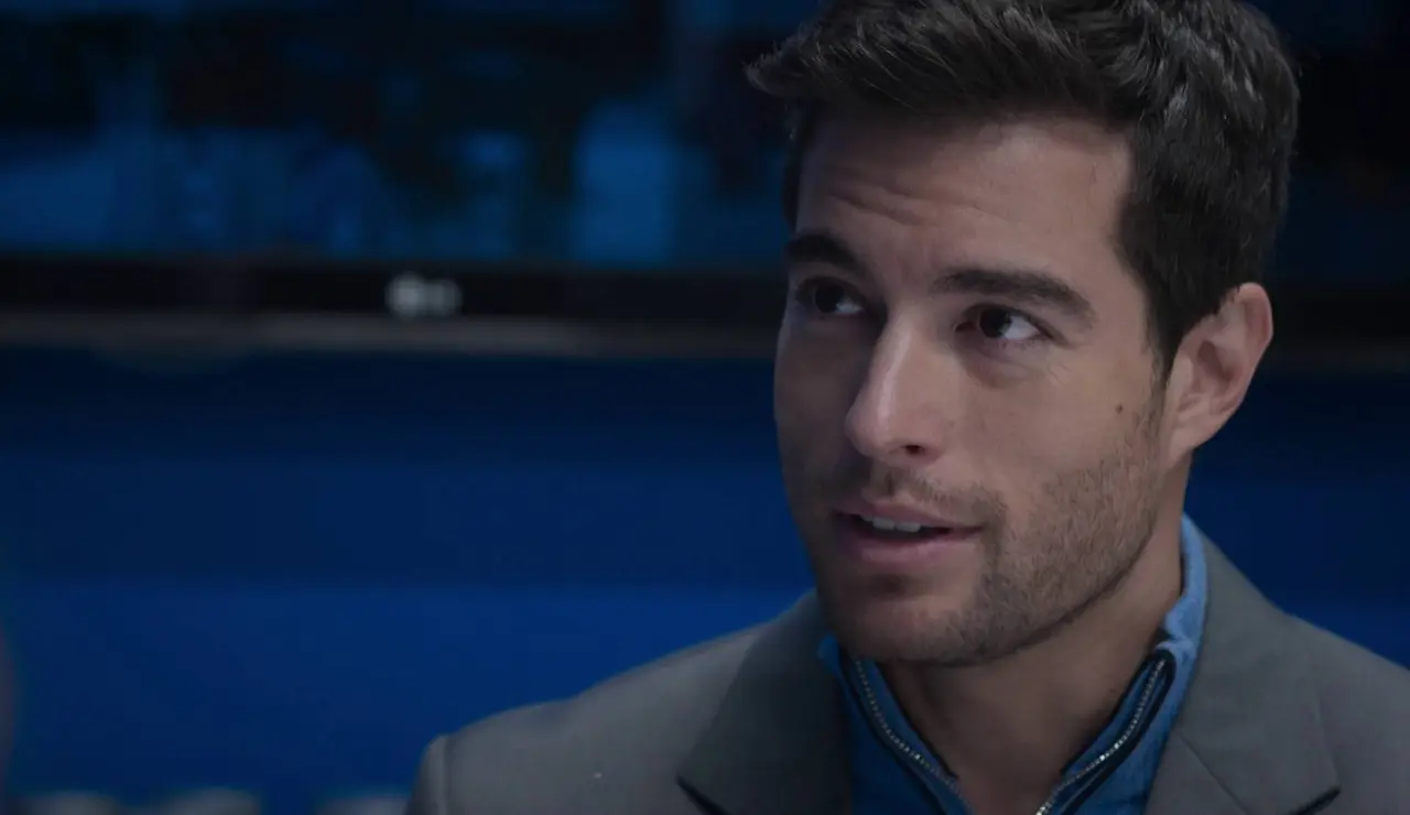 Velvet el nuevo imperio - Ana descubre que su nueva ilusión no es quien dice ser