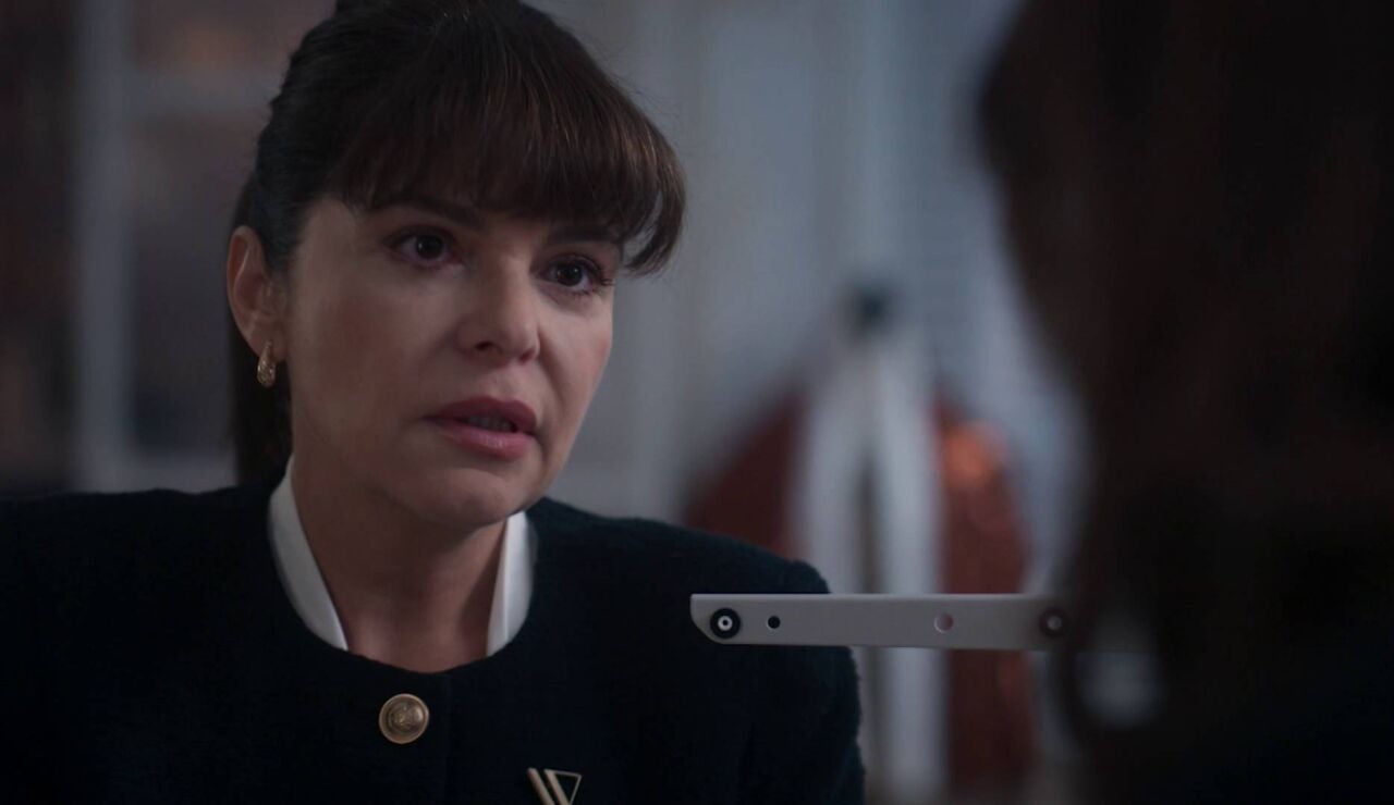 Velvet el nuevo imperio - Gloria descubre que Isabel trabaja en Velvet