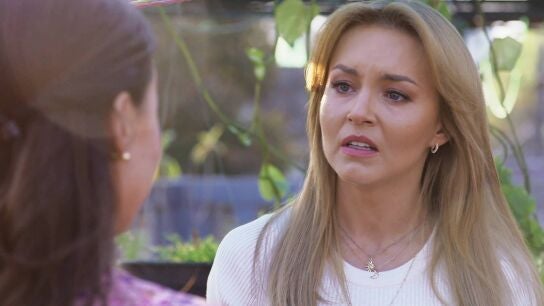 Leona ya no quiere seguir ocult&aacute;ndole la verdad a Benjam&iacute;n y habla con Jacinta para advertirla