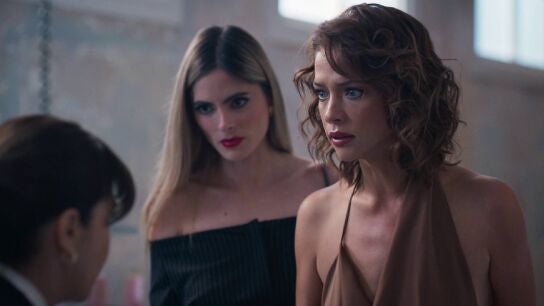 Velvet el nuevo imperio - Blanca pone sobre aviso a Isabel con la familia Otegui
