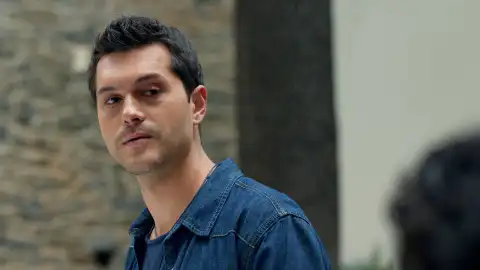 Civan no puede olvidar a Leyla y la idea de su boda con Ceren comienza a agobiarlo Civan no puede olvidar a Leyla y la idea de su boda con Ceren comienza a agobiarlo