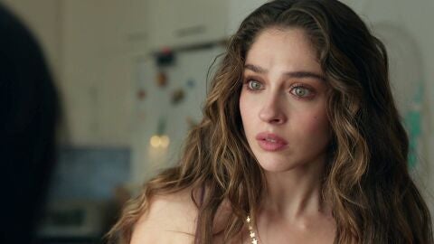 Ela descubre que Civan y Nur saben que Leyla está viva 