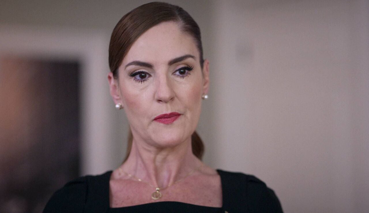 Velvet el nuevo imperio - Blanca quiere renunciar a Velvet despu&eacute;s de salir a la luz su relaci&oacute;n con Max