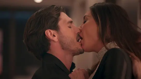 Velvet el nuevo imperio - Alberto y Sara viven una noche de máxima pasión Velvet el nuevo imperio - Alberto y Sara viven una noche de máxima pasión