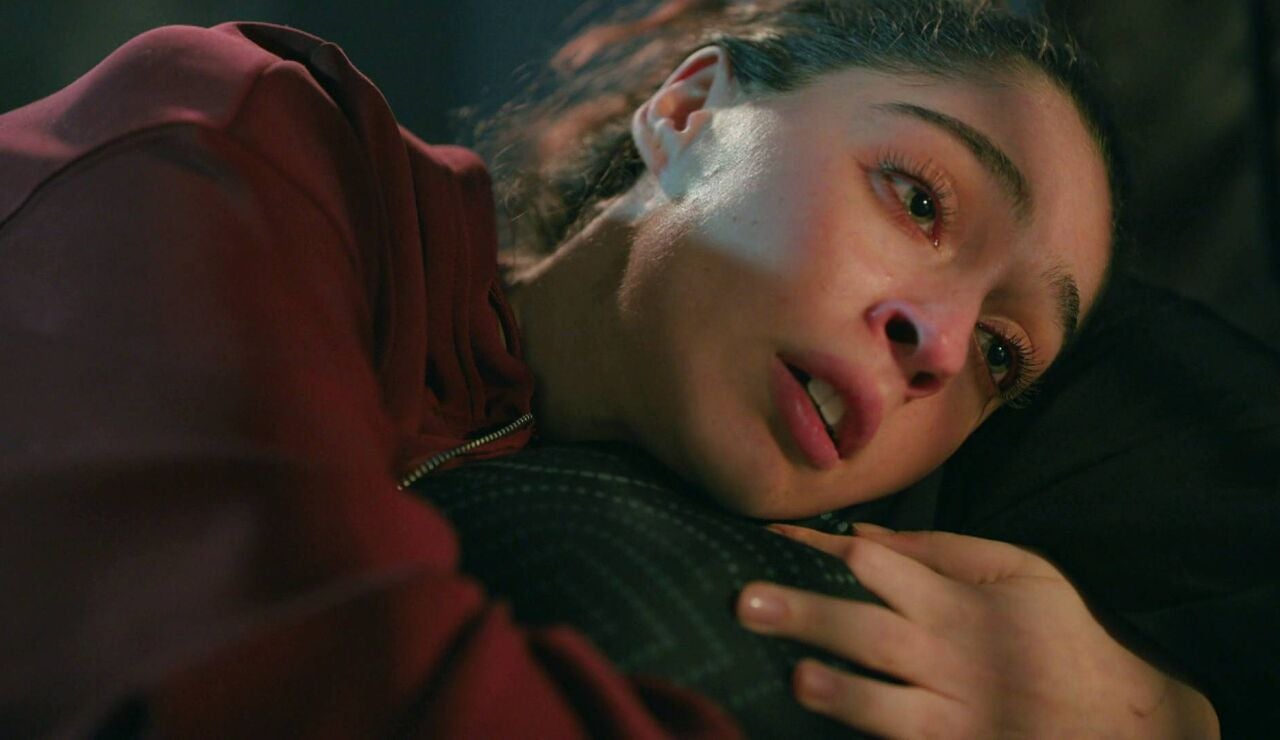 El accidente de Ceren aleja a Civan de Ela... pero su amor sigue intacto