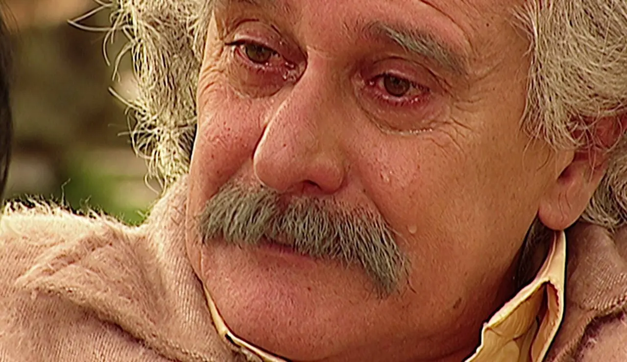 Pasión de gavilanes - Martín llora la muerte de Raquel