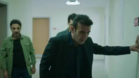 Secretos de familia - Pars, destrozado al ver que su hermana Neva está muerta Secretos de familia - Pars, destrozado al ver que su hermana Neva está muerta